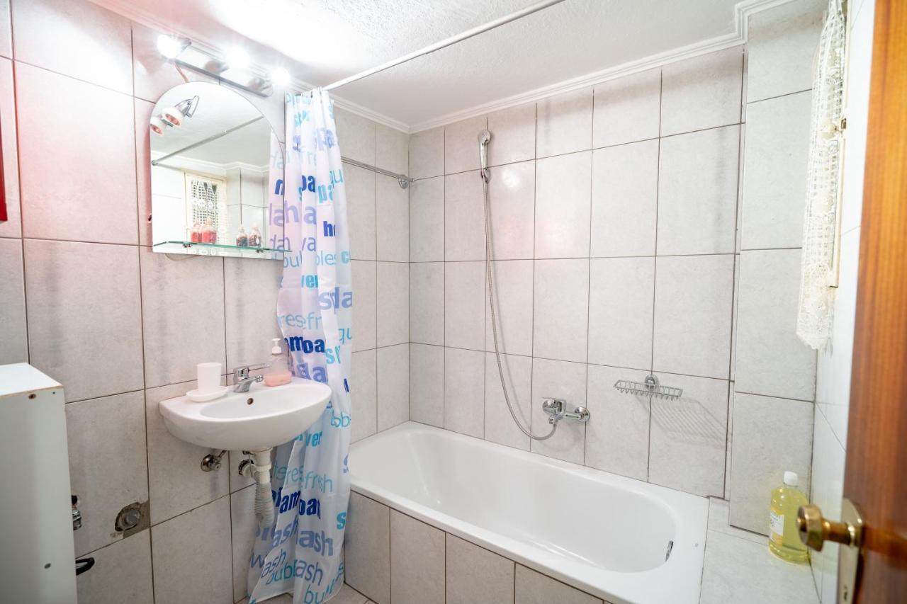 Ampelokipi Metro St. 2 Bedrooms 6 Pers. Apartment Atina Dış mekan fotoğraf
